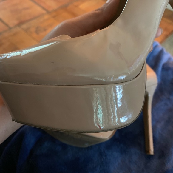 Pumps - Picture 4 of 6